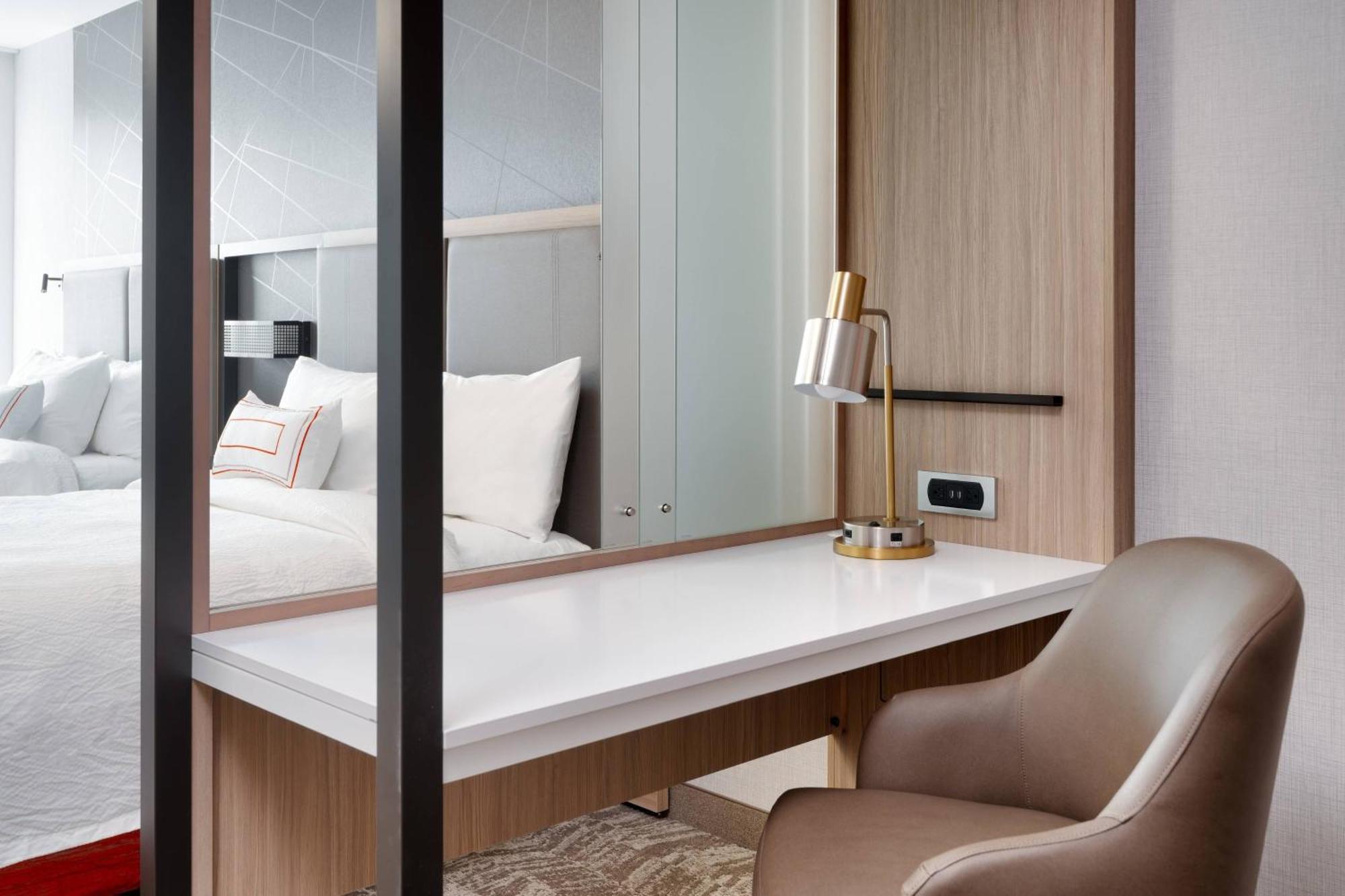 Springhill Suites By Marriott Salt Lake City Sugar House Экстерьер фото